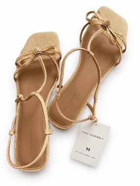 NWT Free Assembly Women’s Raffia Bow Flat Sandals Tan Size 11